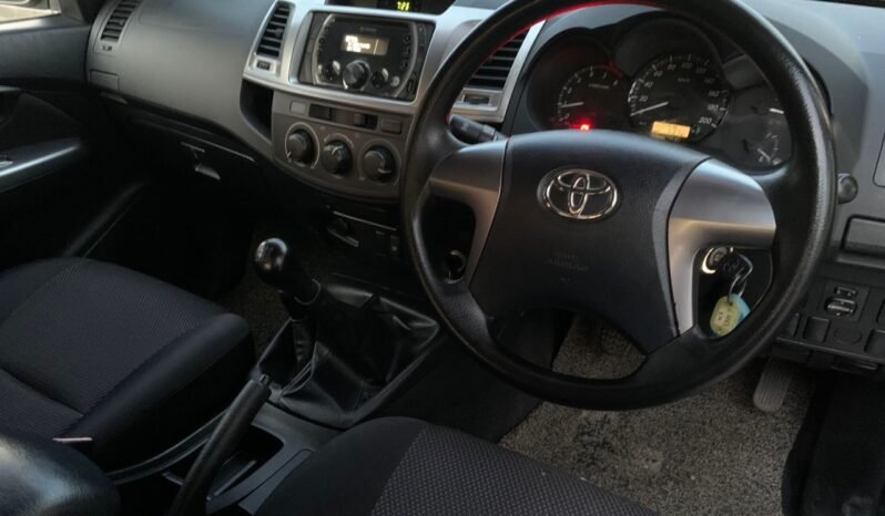 
								TOYOTA HILUX VNT STD MANUAL D/CAB 2.5 (M) full									