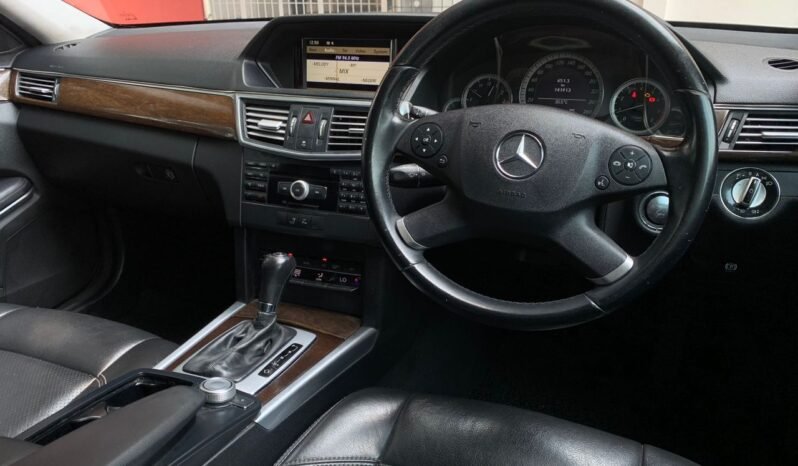 
								MERCEDES-BENZ E250 CGI 1.8 (A) full									