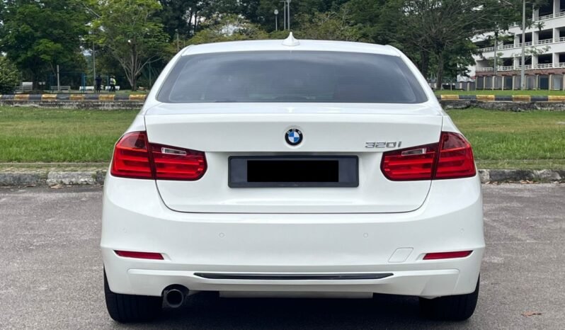 
								BMW 320I (A) full									