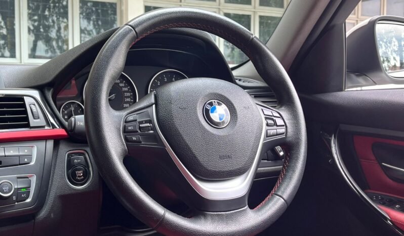 
								BMW 320I (A) full									