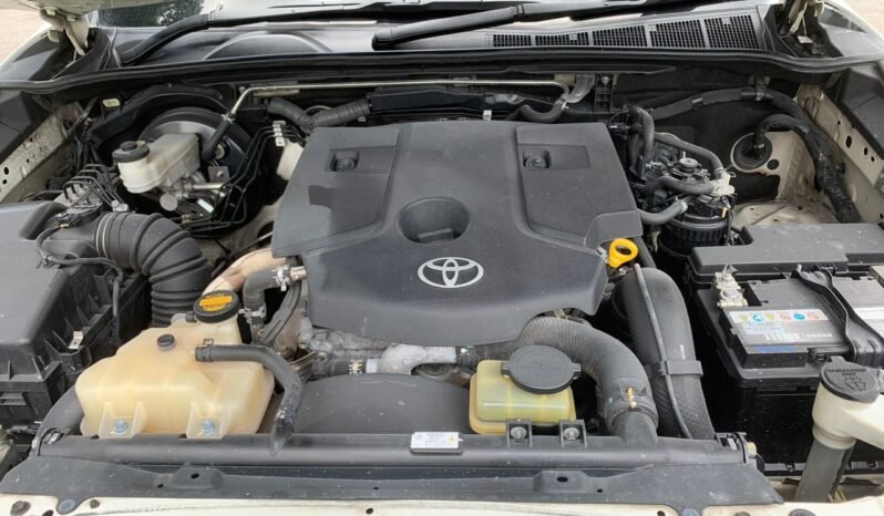 
								TOYOTA HILUX D/CAB 2.8 G AT 4X4 full									