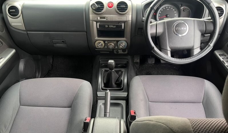 
								ISUZU D MAX 2.5 (A) full									