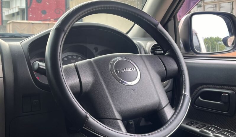 
								ISUZU D MAX 2.5 (A) full									