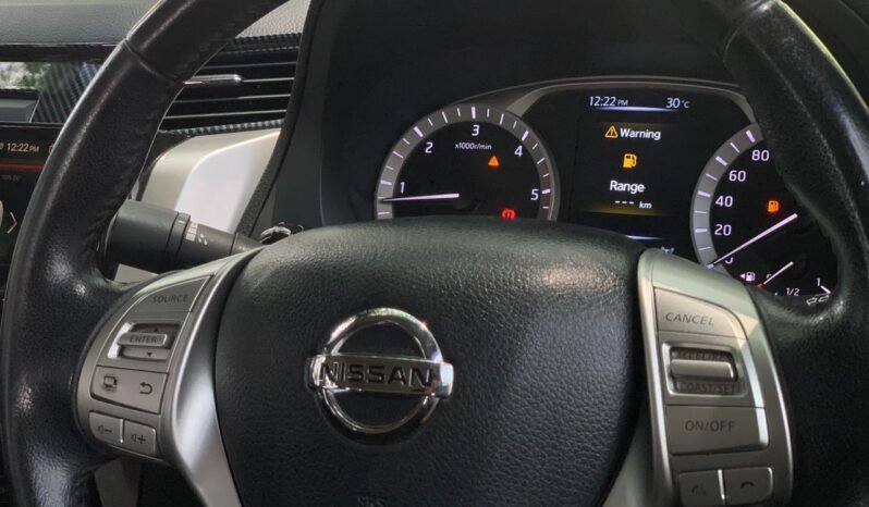 
								NISSAN NAVARA 2.5VL AT 4WD full									