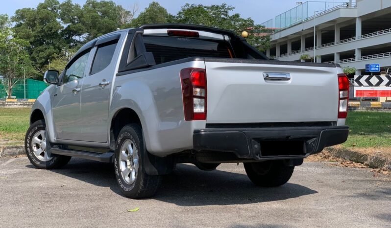 
								ISUZU D-MAX 2.5 PREMIUM 4X4 (M) full									