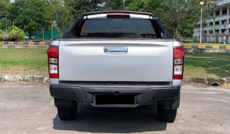 
								ISUZU D-MAX 2.5 PREMIUM 4X4 (M) full									