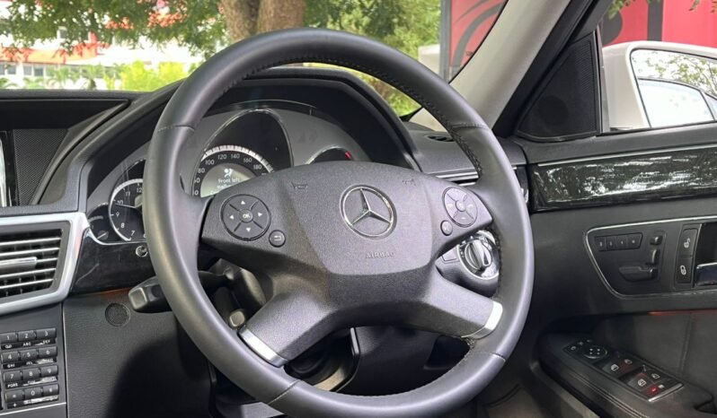 
								MERCEDES BENZ E250 (A) full									