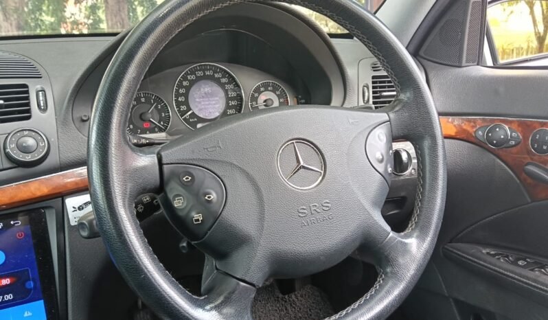 
								MERCEDES BENZ E240 (A) full									