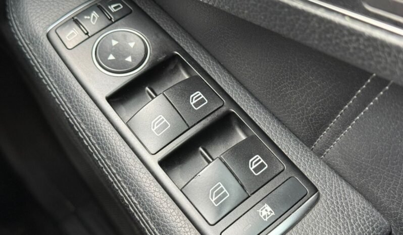 
								MERCEDES BENZ E200 full									