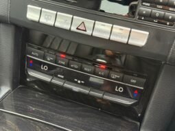 
										MERCEDES BENZ E200 full									