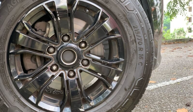 
								HYUNDAI GRAND STAREX 2.5 (A) full									